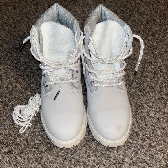 Worn twice, brand new. Used lightly. Reflective laces and change of laces. - Picture 2 of 5